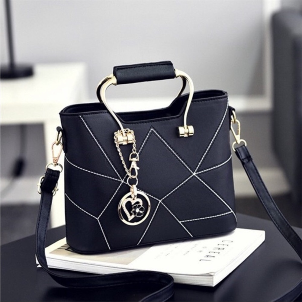 🔥🔥Host Hot Pick🔥🔥 Geometric Vegan Leather Tote - Picture 2 of 7